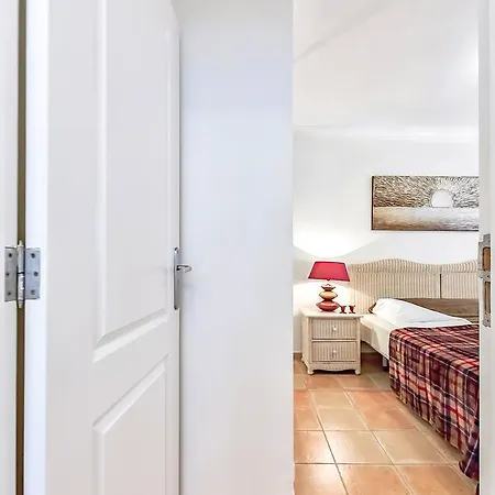 3 Bedroom Apartments, Los Gigantes Apartment Puerto de Santiago (Tenerife)