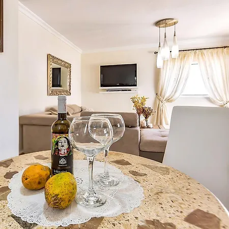3 Bedroom Apartments, Los Gigantes Apartment Puerto de Santiago (Tenerife)